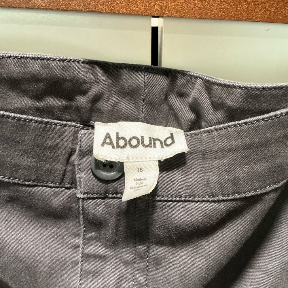 Abound Twill Shorts - Picture 3 of 4